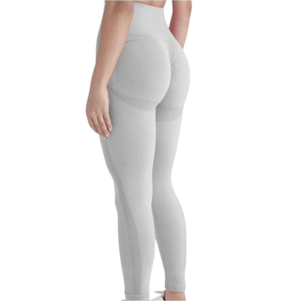 Halara Light Gray Seamless Flow HW Scrunch Ruched Butt Yoga Leggings LARGE